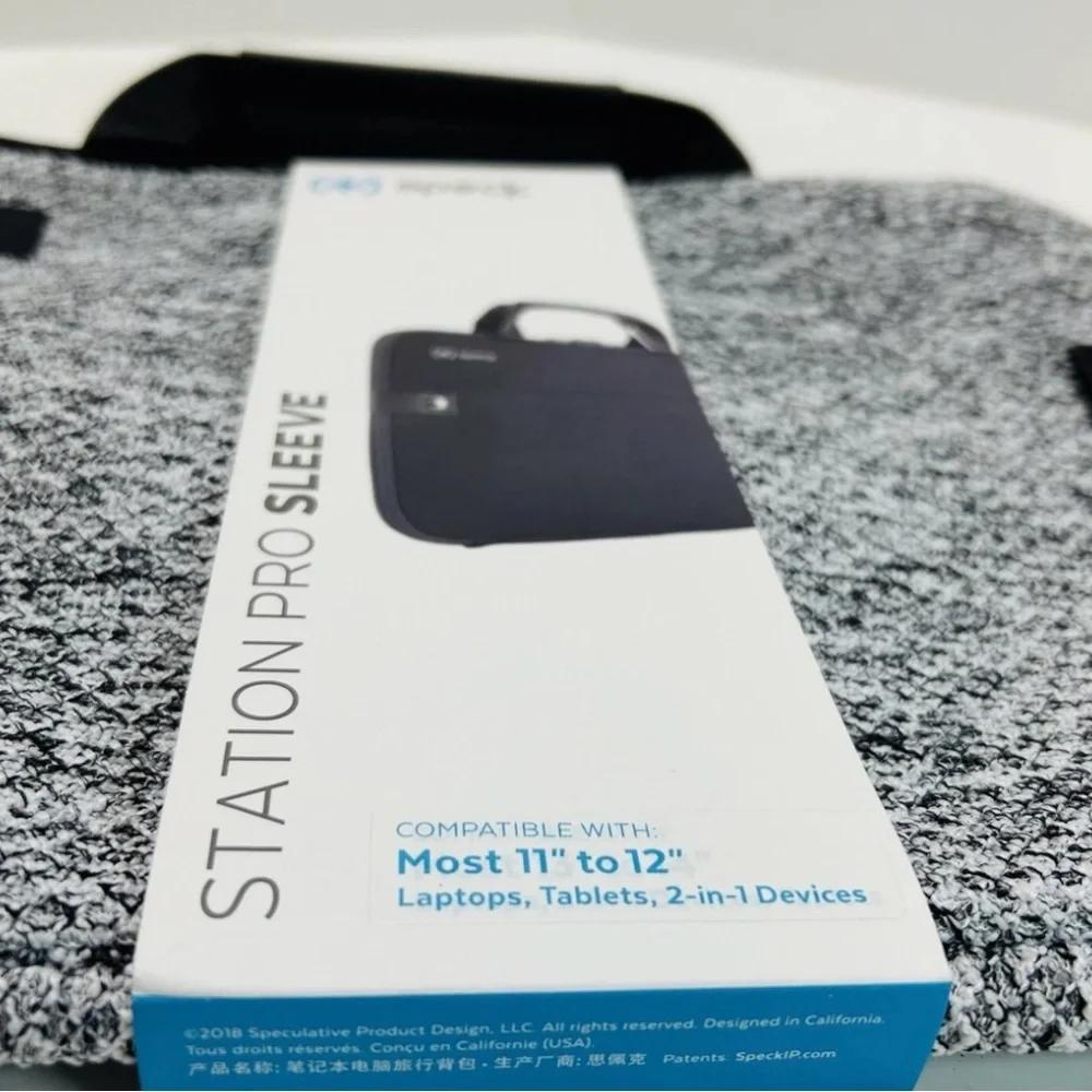 Speck Station Pro Sleeve - Gray and Black New With Tags